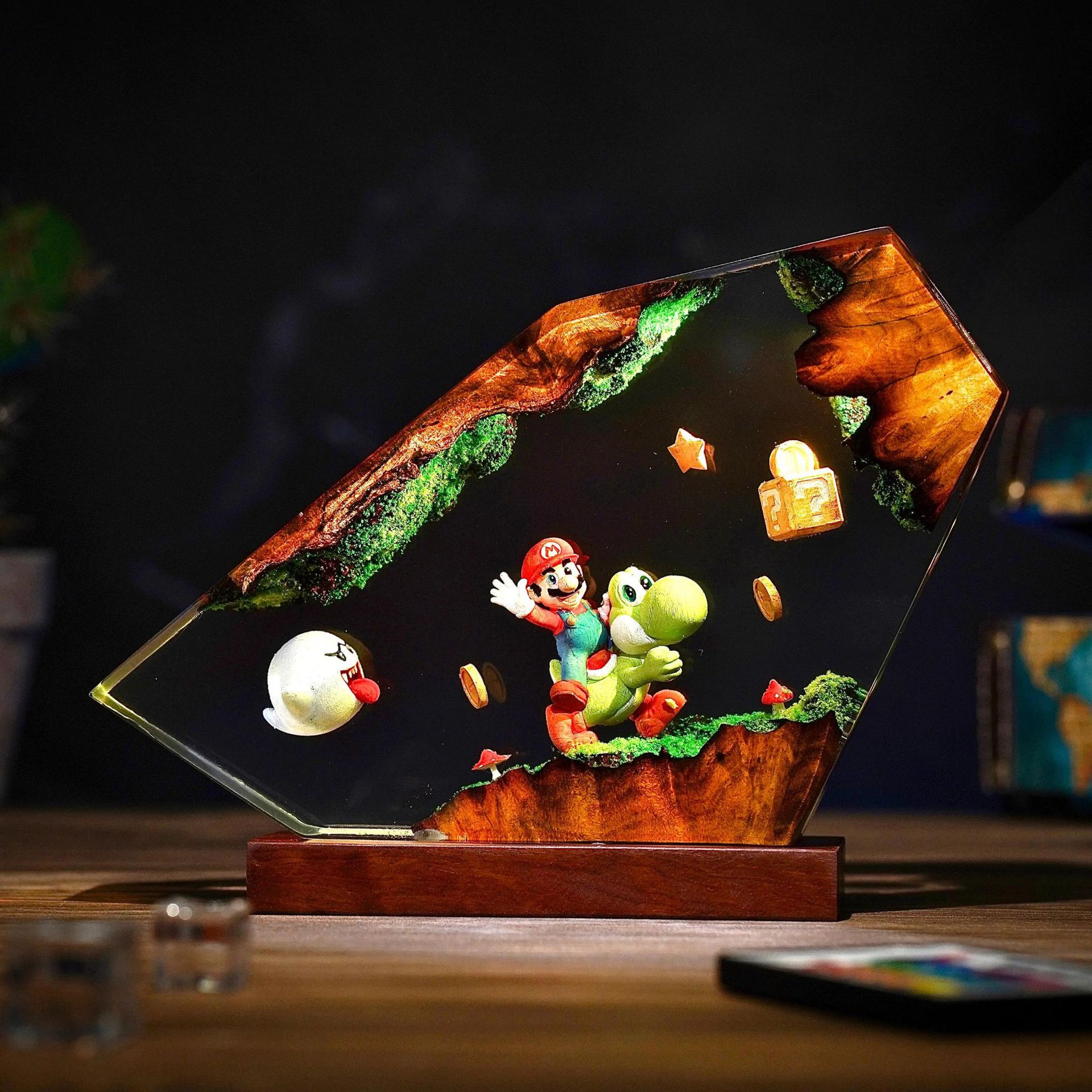 Lampada da Tavolo in Resina, L - Free Anime Merchandise recensione e prezzo